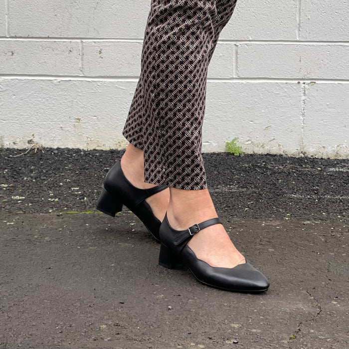 Quality comfortable Mary-Jane women's court shoes/sandal. Low heel with a supportive footbed. In black.
