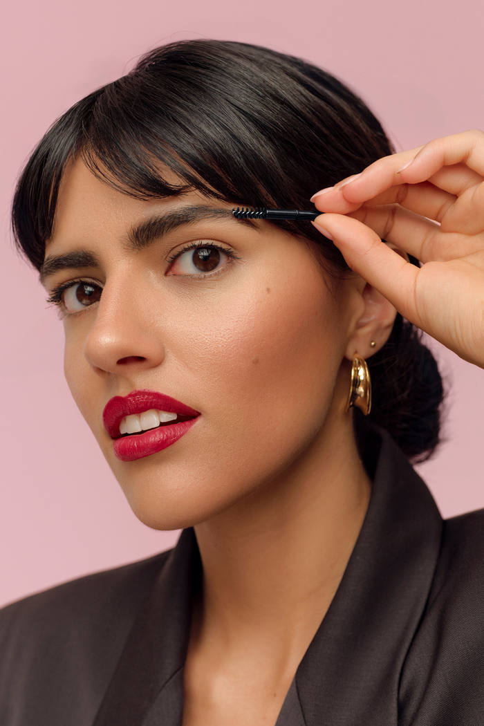 lavera Eyebrow Powder Duo in der Anwendung