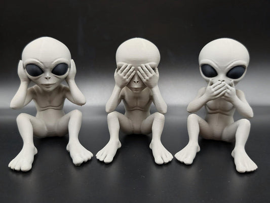 No Evil - Alien Trio Figure Set of 3 Sci Fi Gothic Desk Decor
