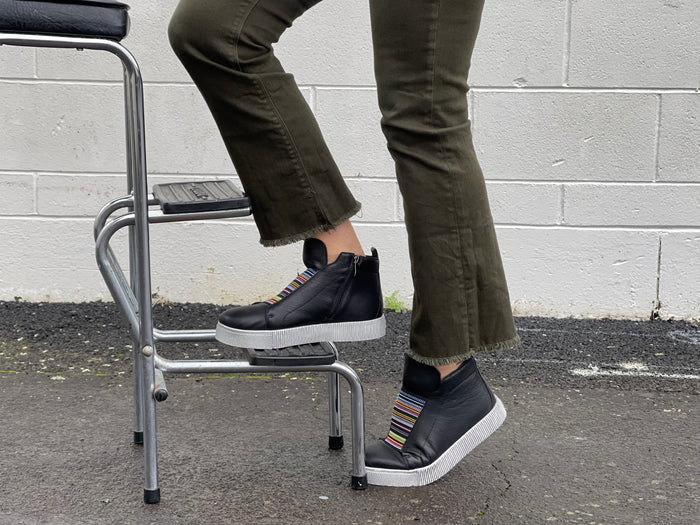Tango's Jean available in 5 colours
