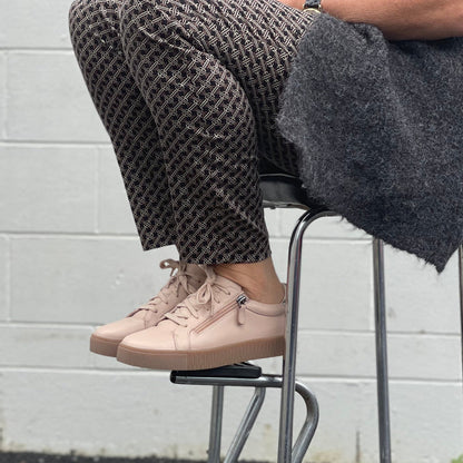 Tango's Lynn available in 6 colours