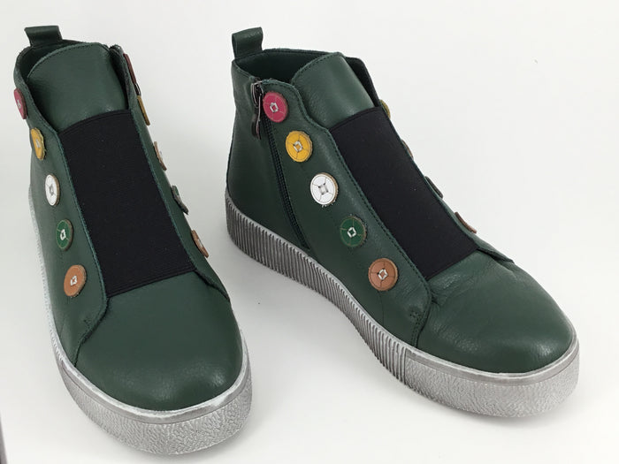 Tango's Pierre available in 3 colours