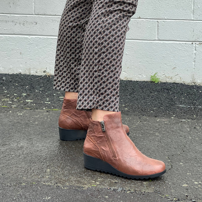 Tango's Sharon available in 3 colours