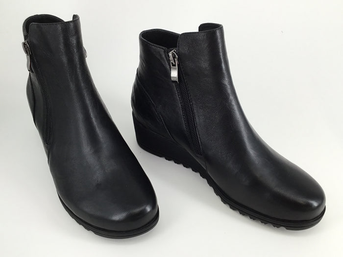 Tango's Sharon available in 3 colours