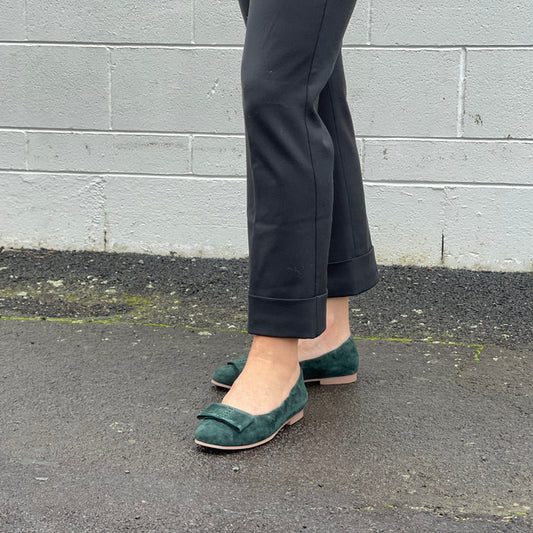 Quality women's shoes. Comfortable ballet flats in soft suede. In forest.