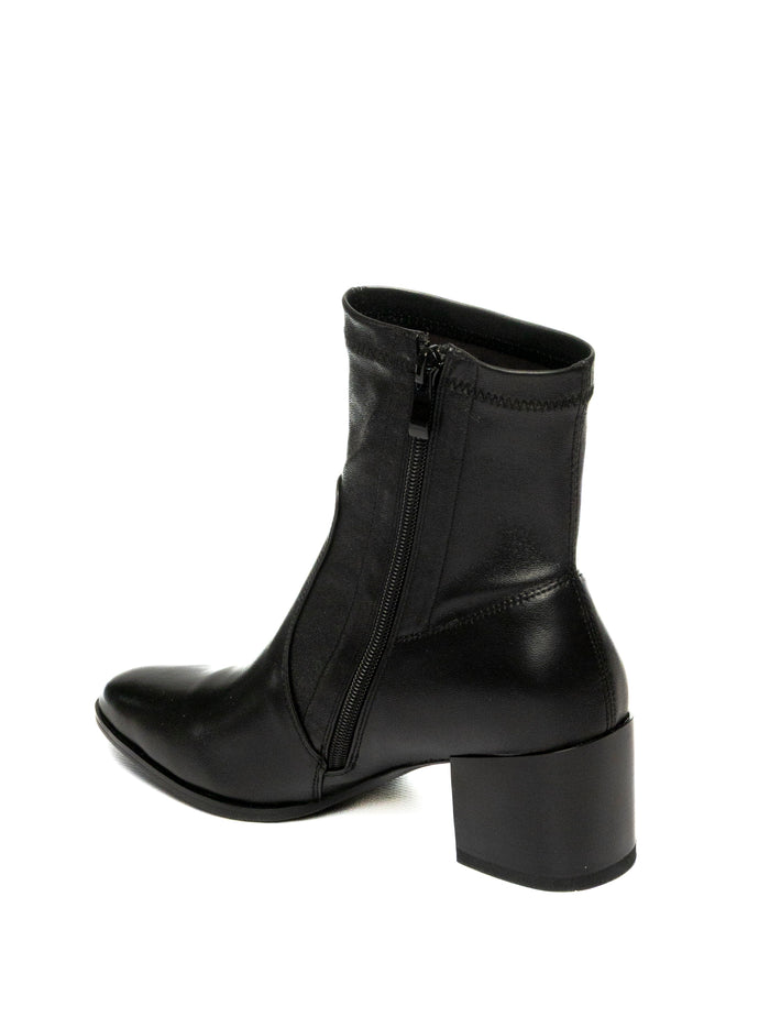 UMA PARKER NEW YORK Tronchetto pelle nero 617 NAPPA-NERO