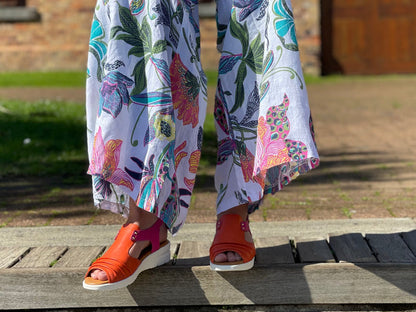 Via Nova Carcia available in 4 colours