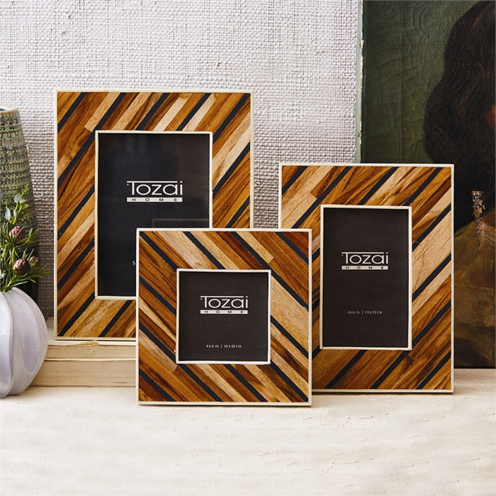 Wood Striped Frame