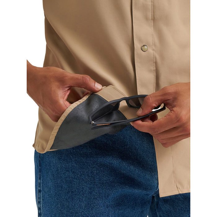 Wrangler Men's All Terrain Gear Men's Performance Shirt Work Shirts Wrangler